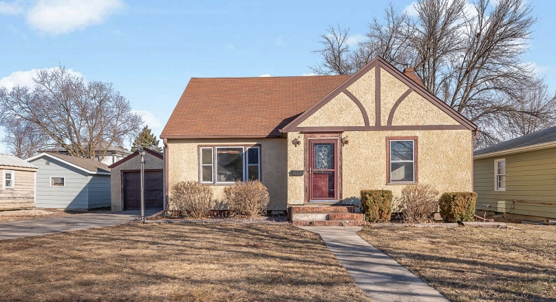 315 E 12th Street Blue Earth MN